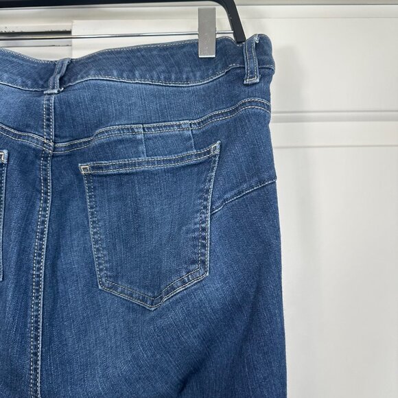 Torrid Bombshell High-Rise Flare Jean 14S - Picture 10 of 14